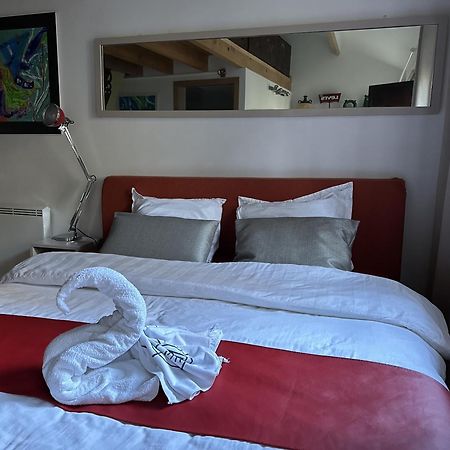 48 Urban Suites Dun-le-Palestel Extérieur photo