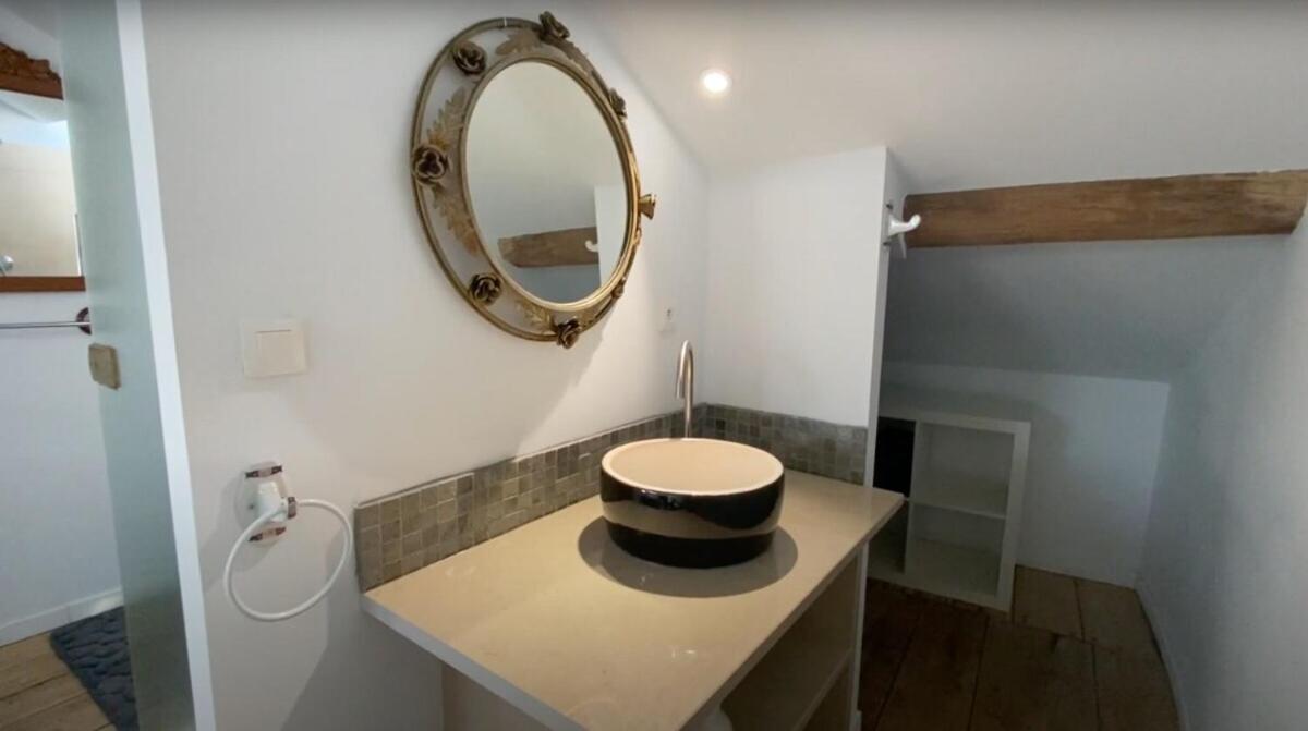 48 Urban Suites Dun-le-Palestel Chambre photo