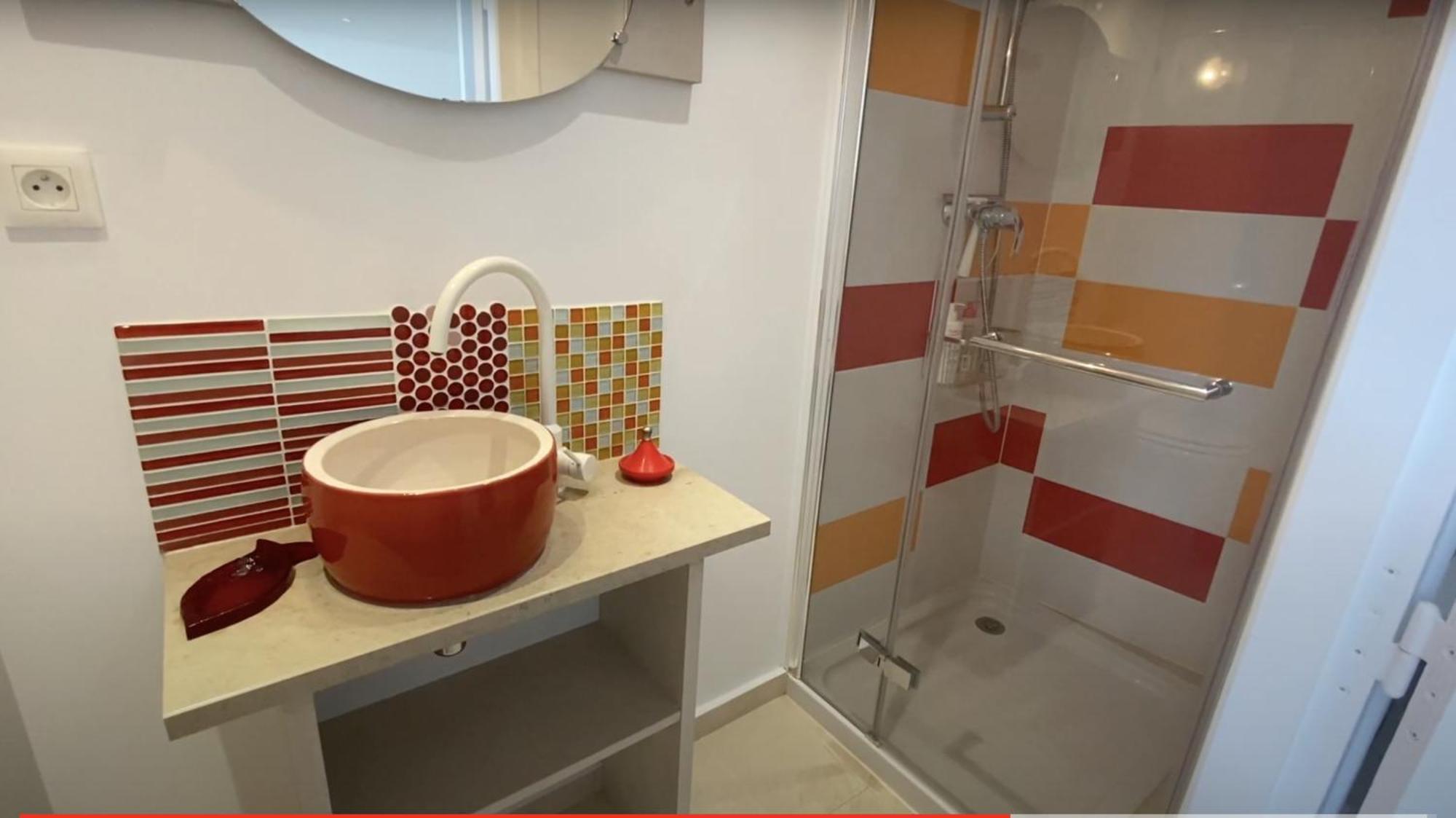 48 Urban Suites Dun-le-Palestel Chambre photo