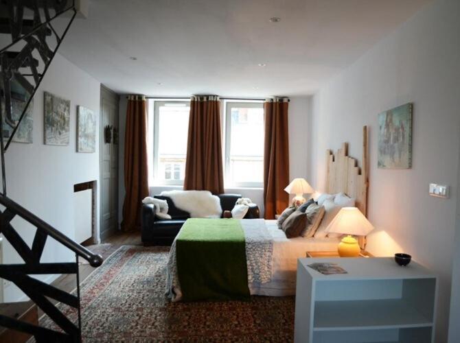 48 Urban Suites Dun-le-Palestel Chambre photo