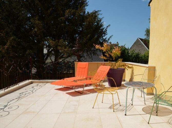 48 Urban Suites Dun-le-Palestel Extérieur photo