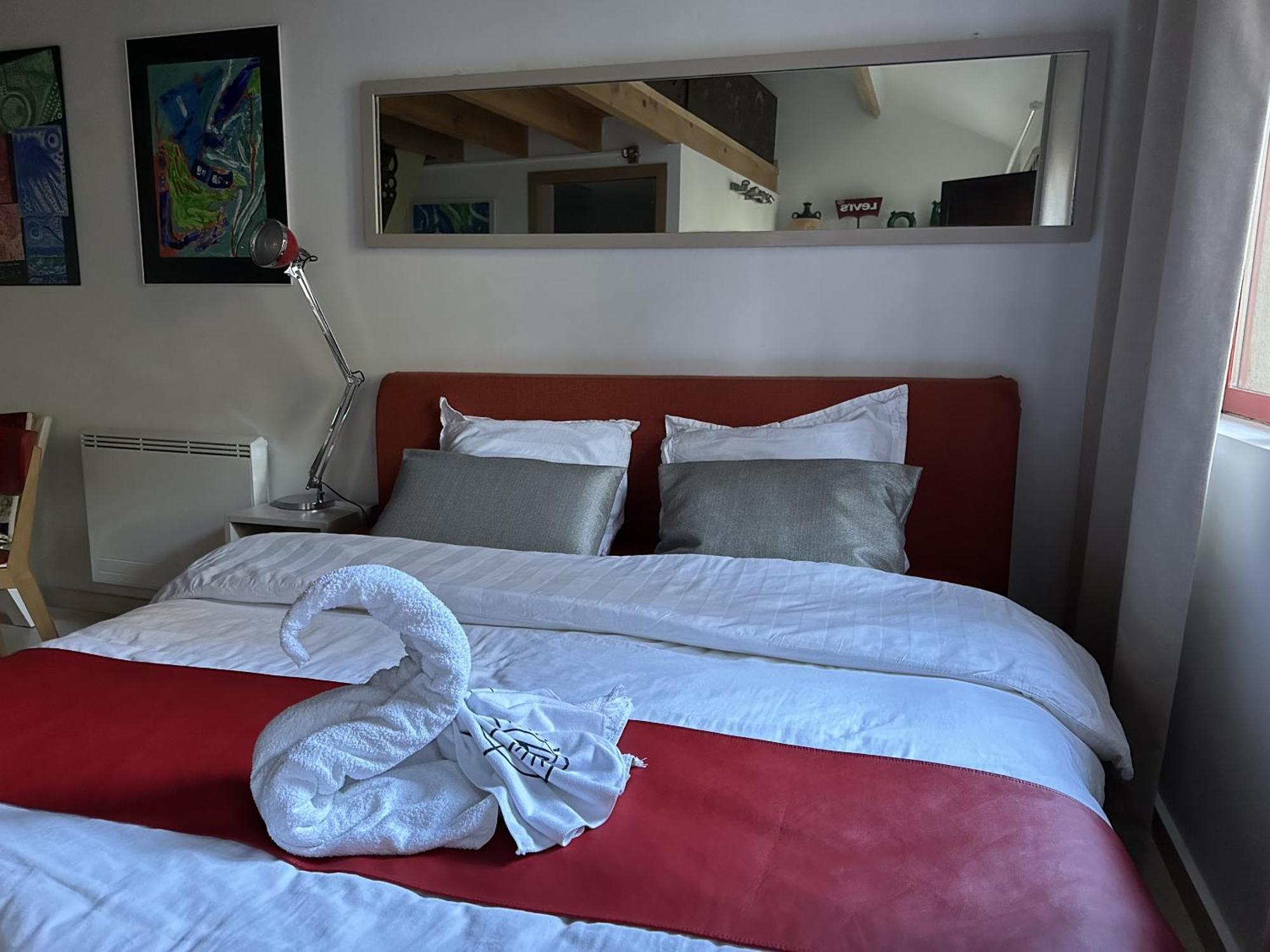 48 Urban Suites Dun-le-Palestel Extérieur photo