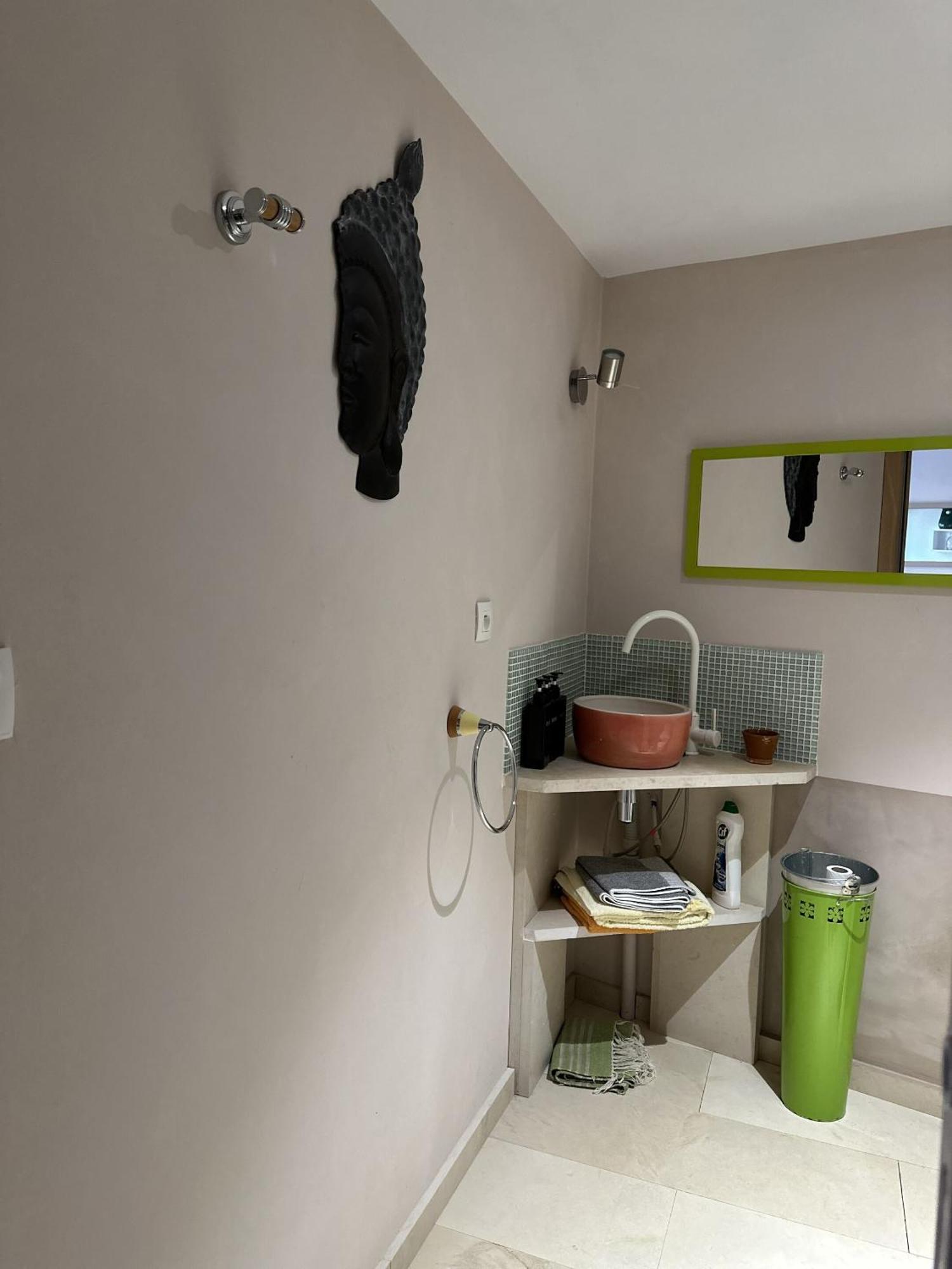 48 Urban Suites Dun-le-Palestel Chambre photo