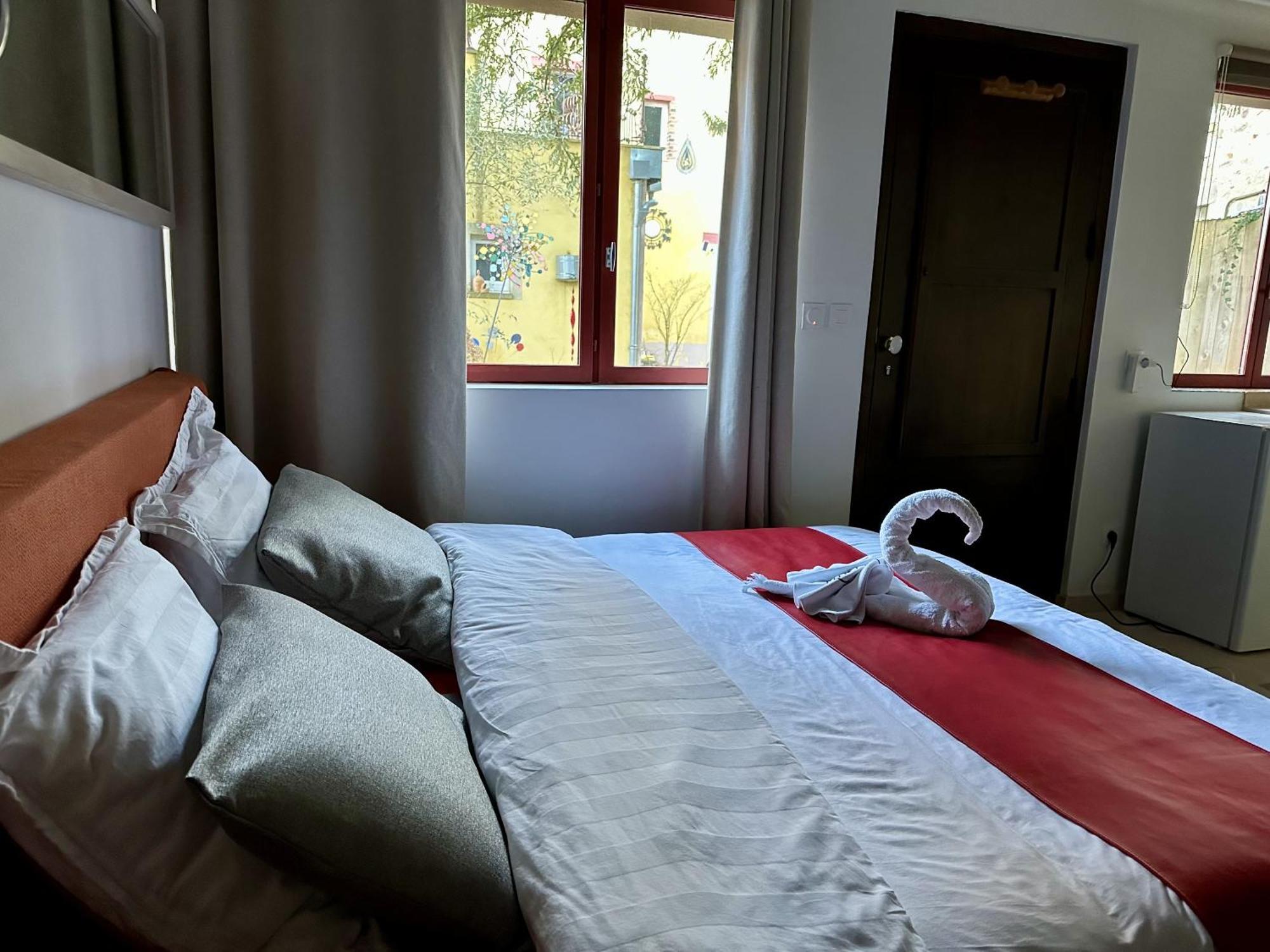 48 Urban Suites Dun-le-Palestel Chambre photo